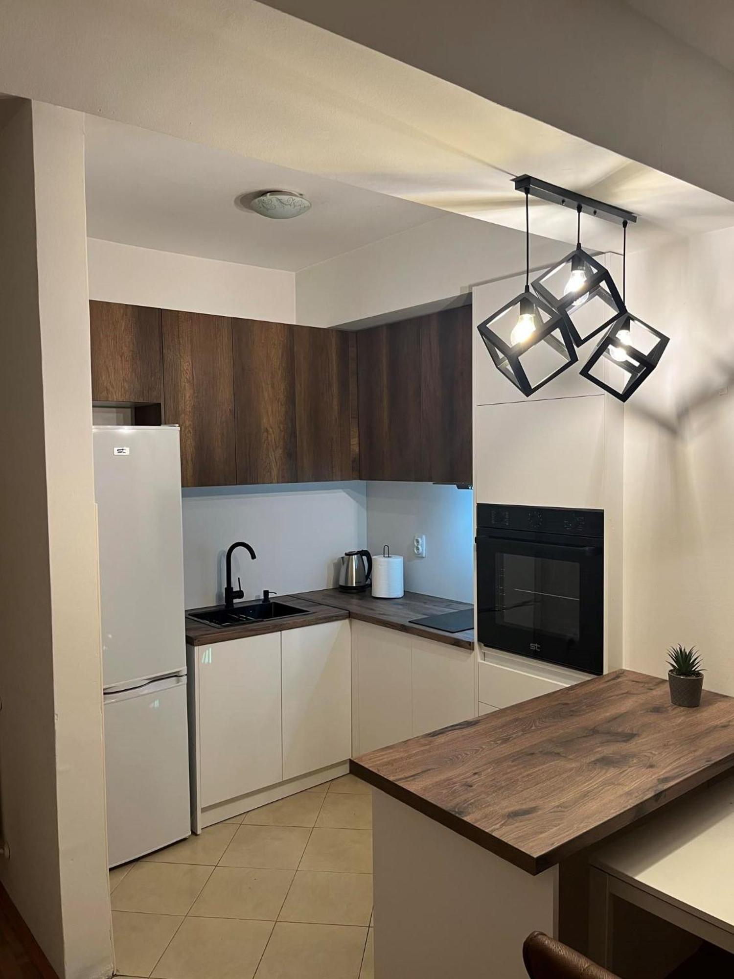 Apartment D Apartment-cozy Near To Busstation&citycenter Skopje