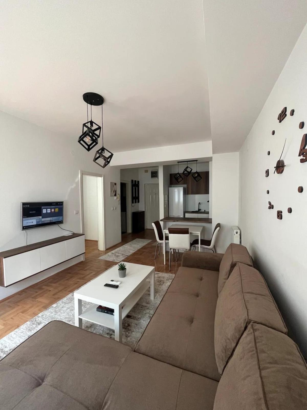 D Apartment-cozy Near To Busstation&citycenter Apartment *